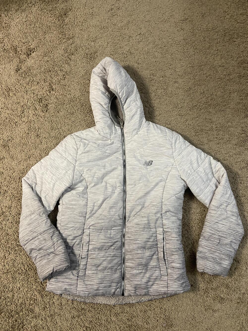 New Balance Jacket Womens Medium Gray Hooded Sherpa Lined Quilted Puffer